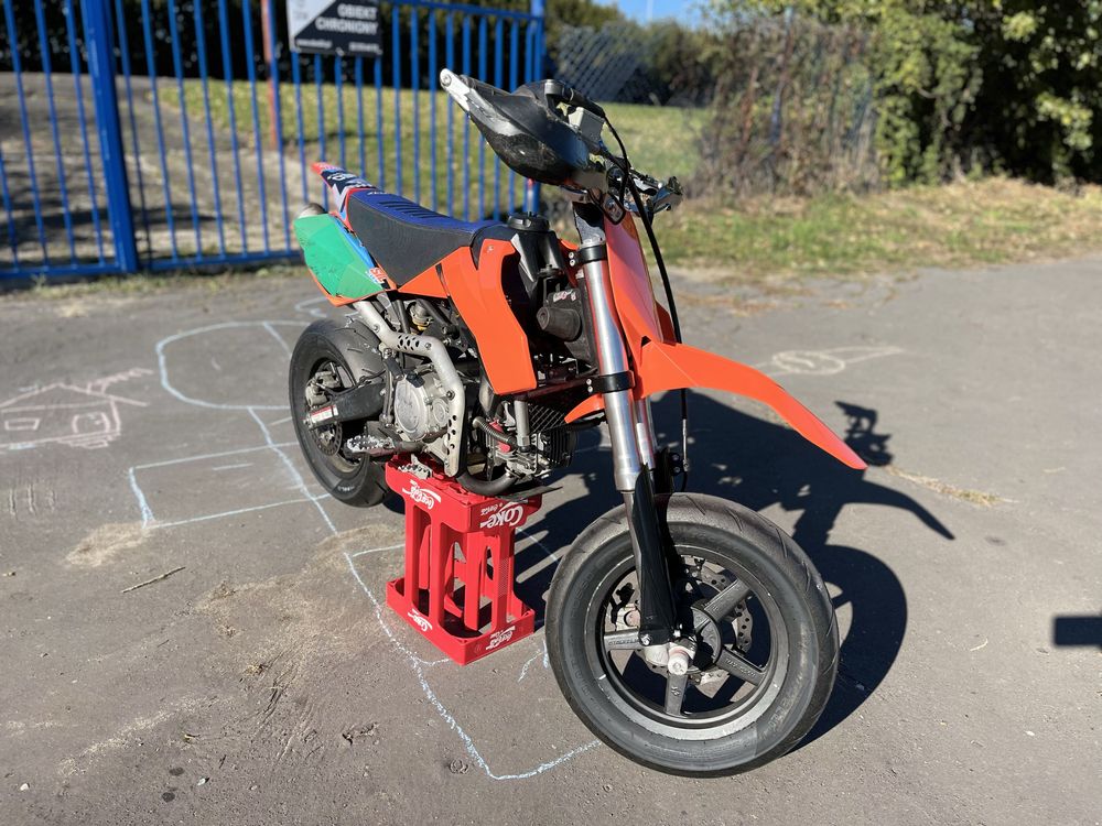 Pitbike YCF 125 SM z silnikiem ZS