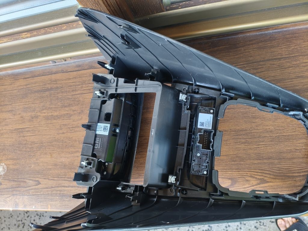 Panel nawiewu klimatyzacji tunelu środkowego Opel Astra K