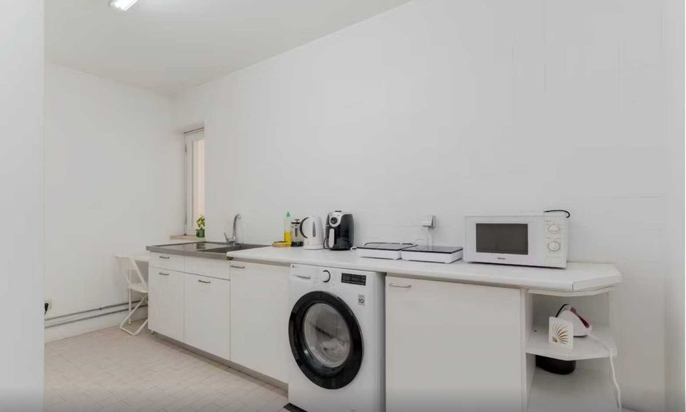 Free room in Foz (Porto) – Quarto gratuito em troca de ajuda leve