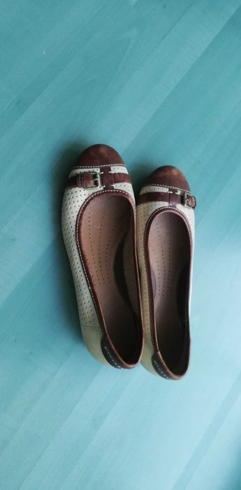 Skórzane baleriny Clarks w rozmiarze 38