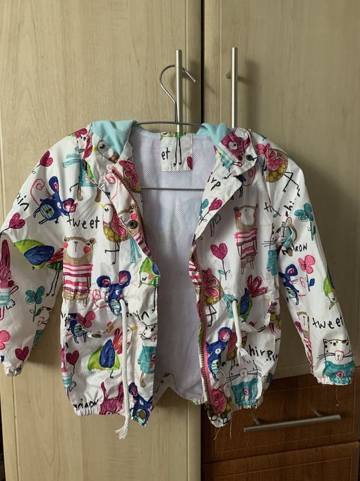 Вітровка для дівчинки