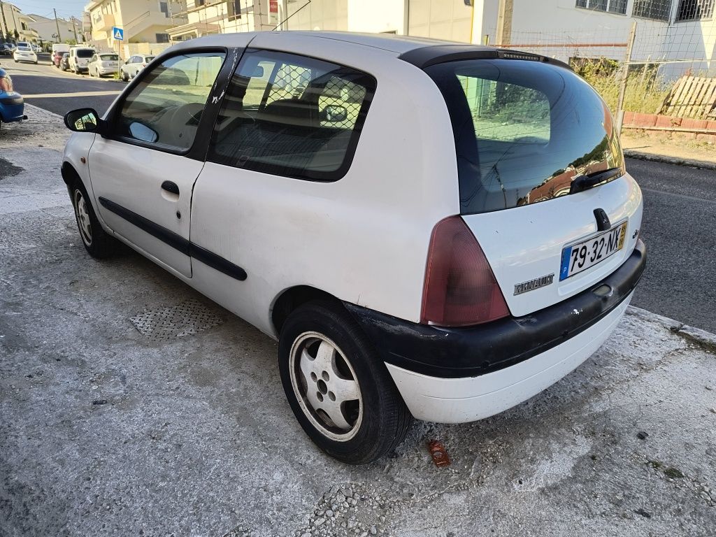 Clio   comercial