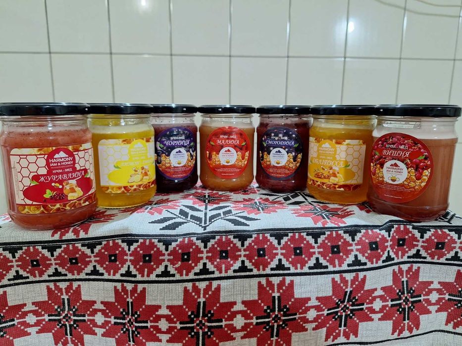 Джем із брусниці та вишні 400г