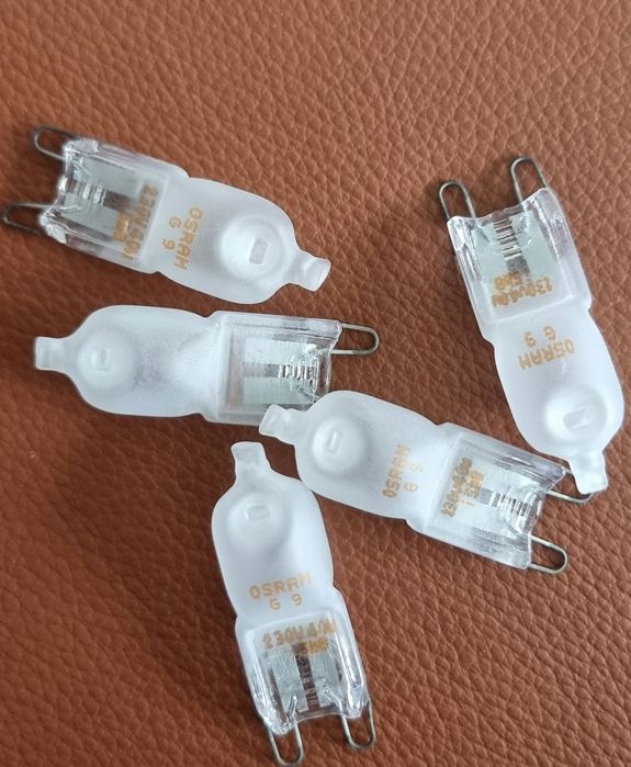 Cinco lâmpadas de homogéneo G9