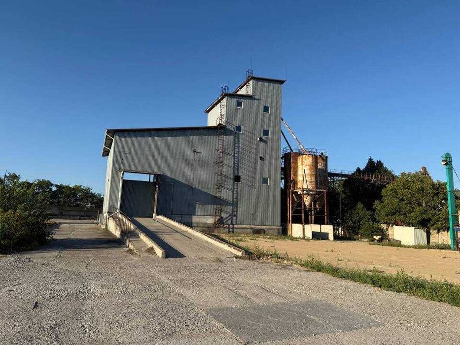 Комплекс зданий склады зернохранилище 1000 кв.м.
