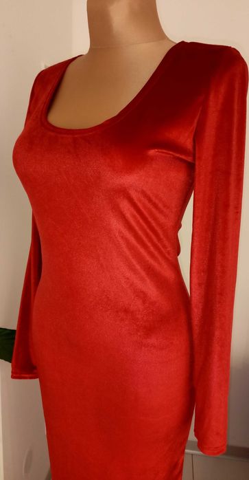 Sukienka wieczorowa z aksamitu klasyczna czerwień r. L