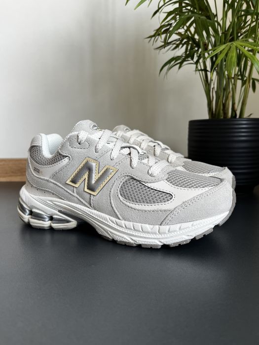 New Balance 2002R оригінал кросівки дитячі розмір 31-31.5-32 нові
