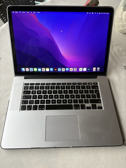 MacBook Pro (Retina, 15-inch, Mid 2015) • 16 GB • SSD • R9 M370X