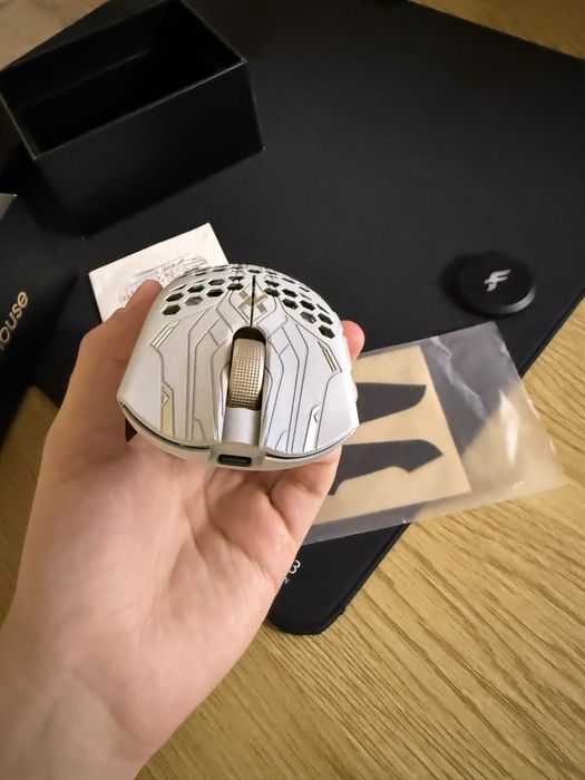 Finalmouse ulx prophecy clix L