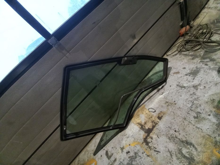 Dzwi do traktora Renault ergos szyba ramka zamek kompletne