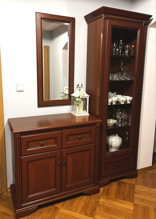 Zestwa komód z lustrem