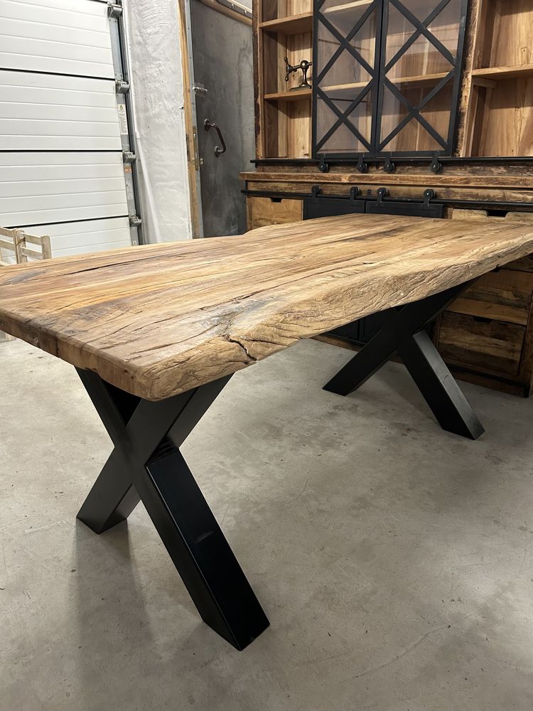 Oryginalny, piękny stół z drewna tekowego