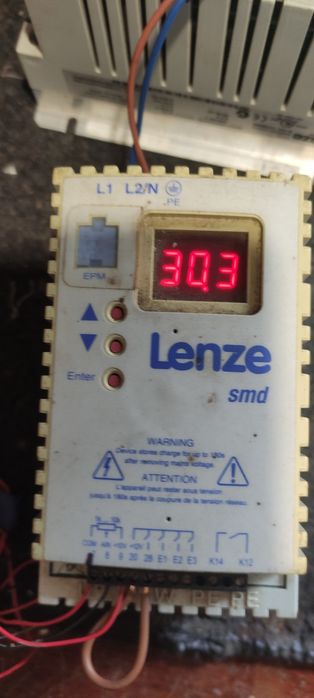 Частотний перетворювач   Lenze