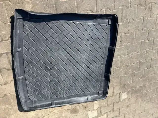 MATA BAGAŻNIKA AUDI A4 B8 KOMBI