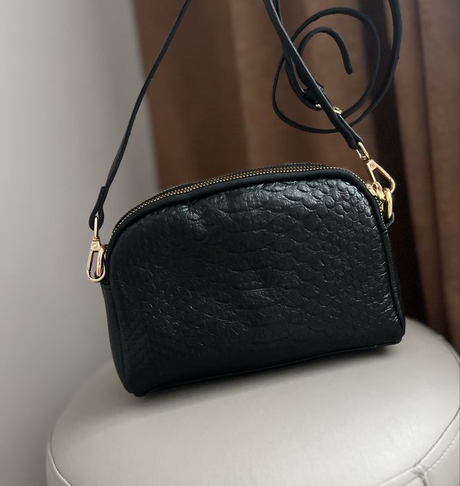 Жіноча маленька сумка з натуральної шкіри через плече