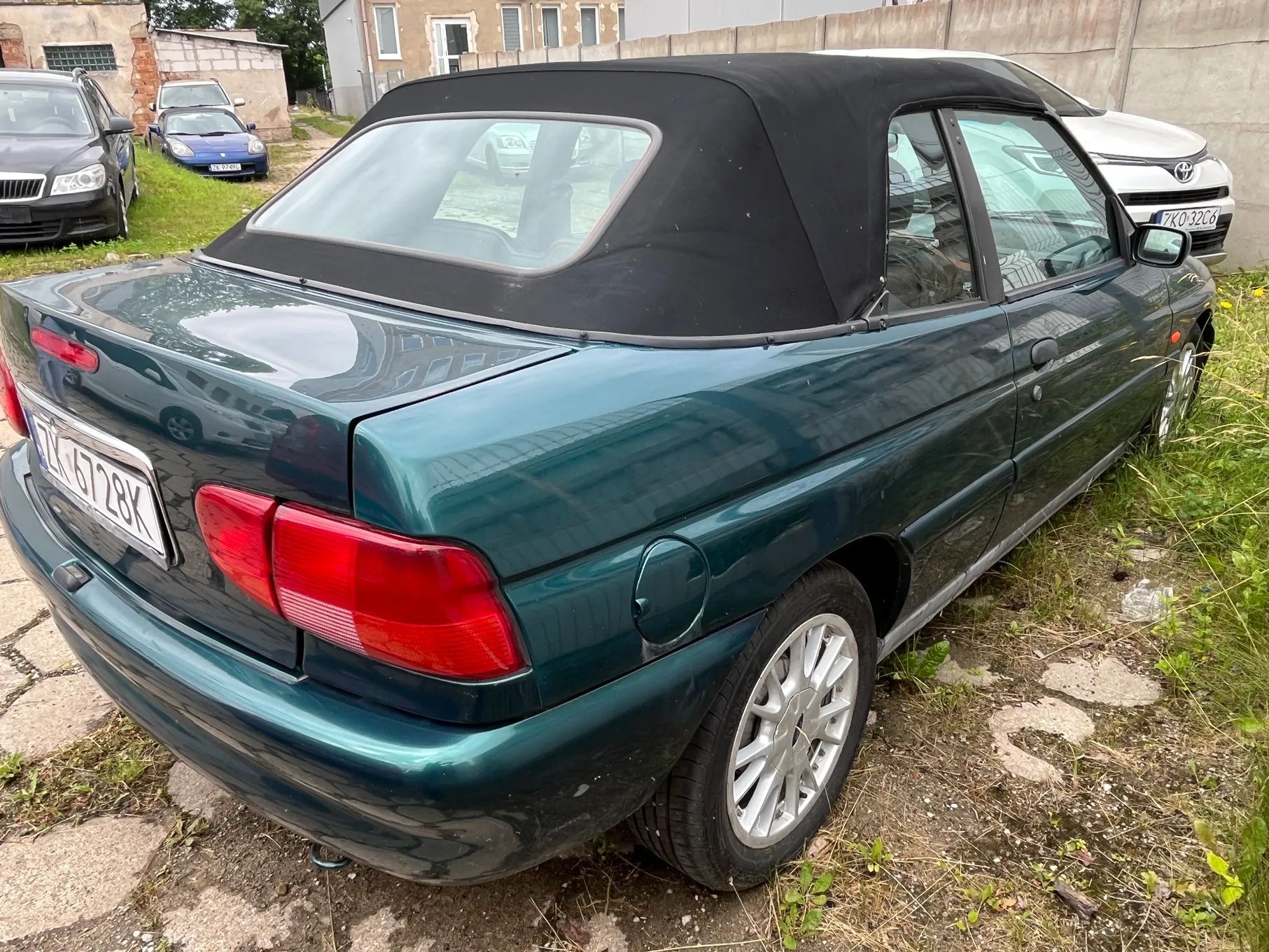 Ford Escort Pierwszy właściciel w kraju, zadbany, nowy akumulator, nowe opony