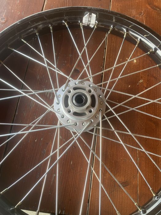 Передне колесо мотоцикла 1.85-21