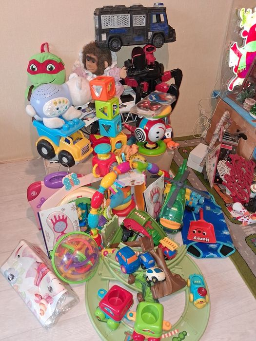 Продам лот іграшки ящик оптом