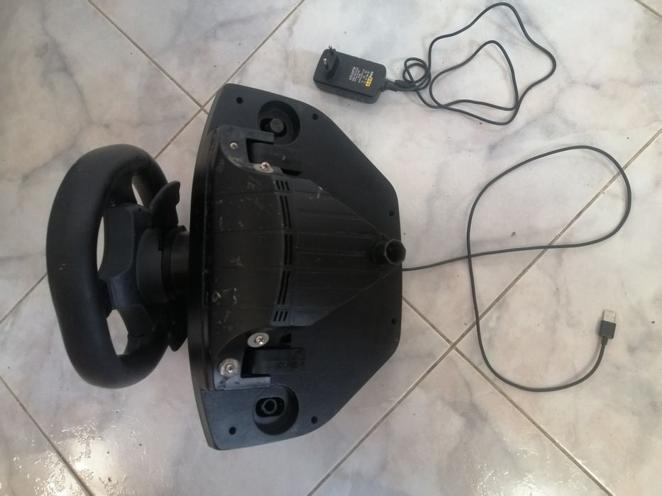 Руль logitech игровой для гонок