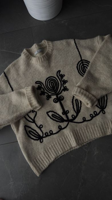 Жіночий светр в стилі Zara