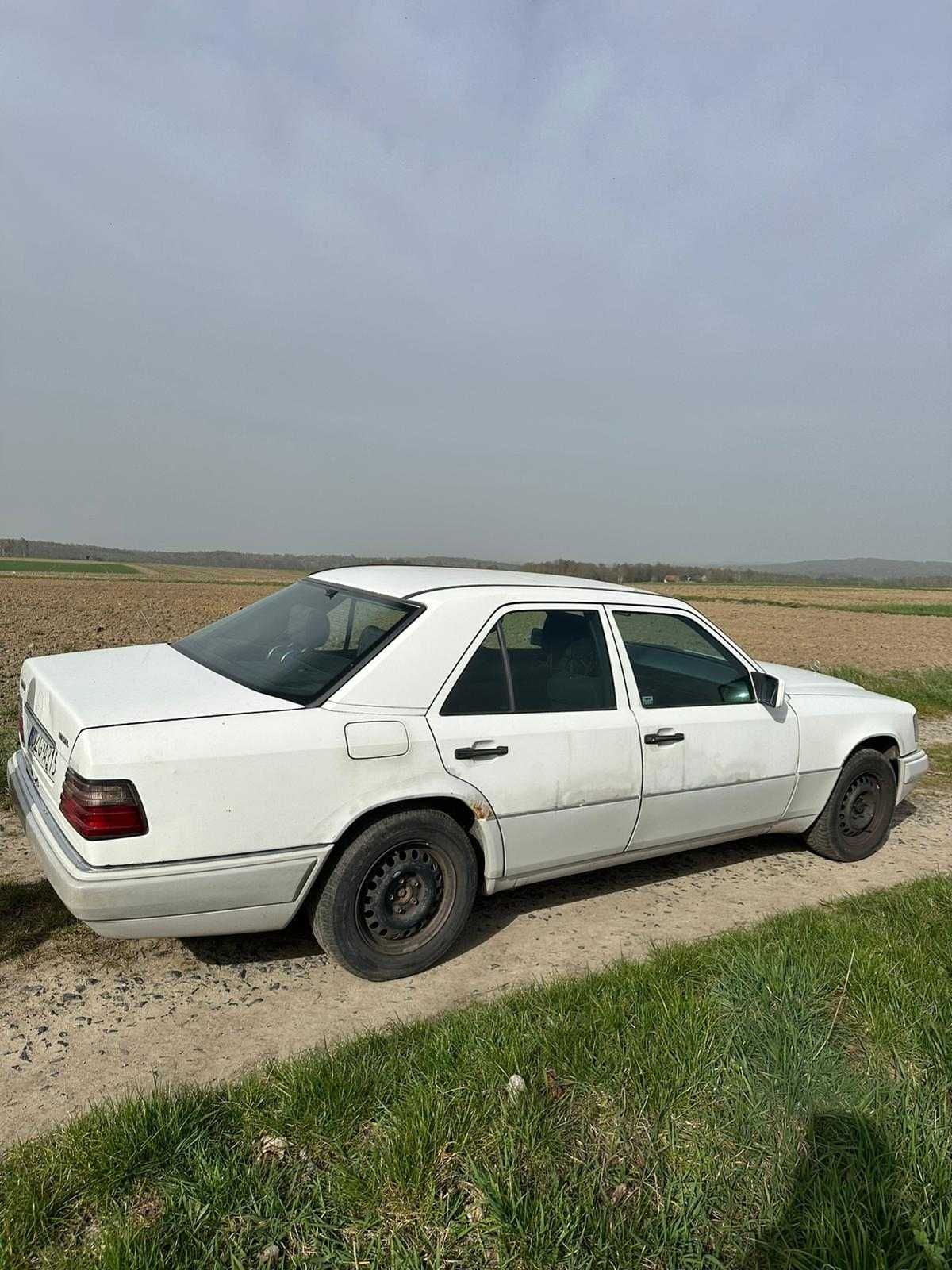 Auto Mercedes-Benz 124 samochód osobowy rok prod. 1995