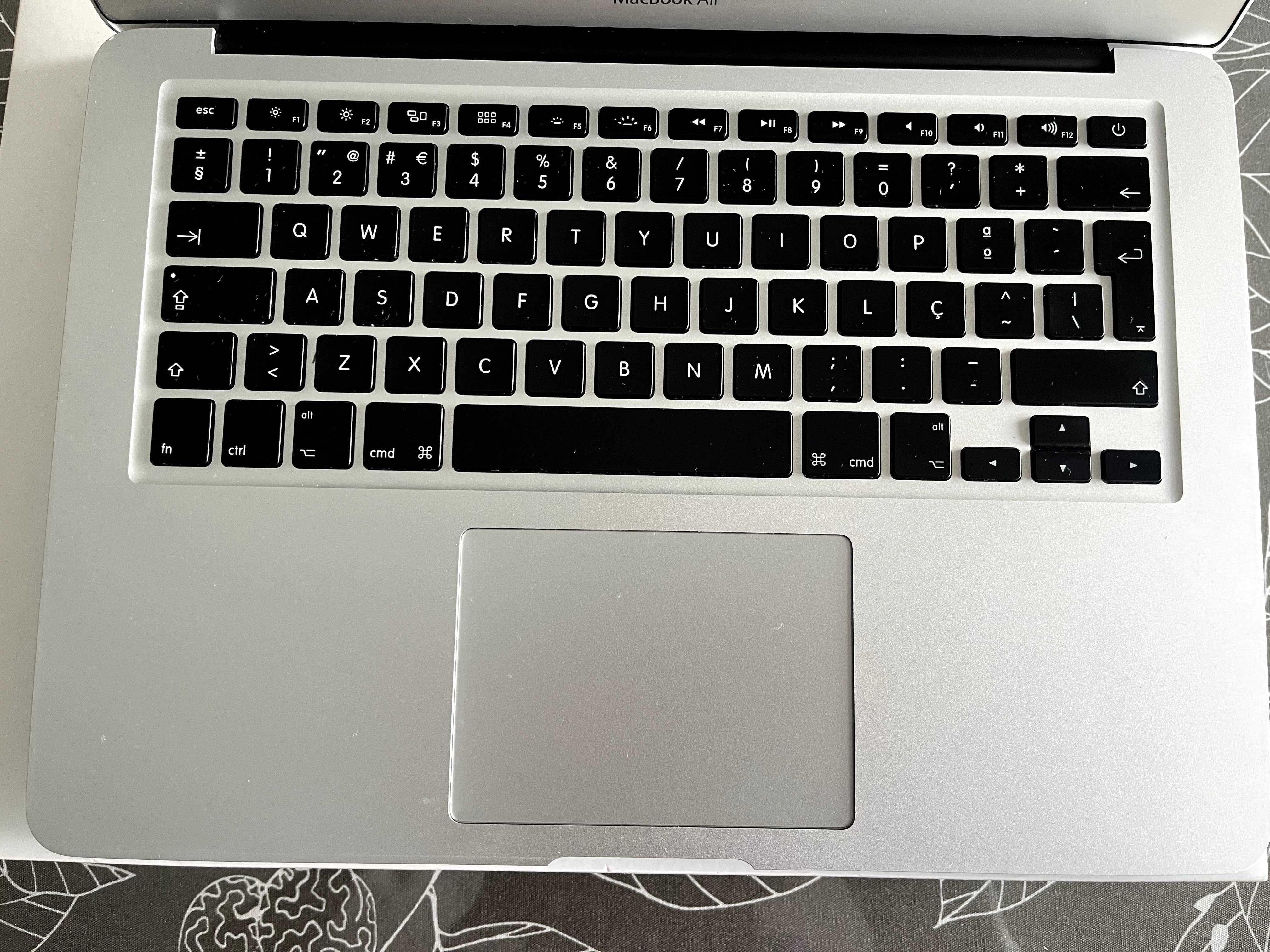 MacBook Air 13.3'' (2015), core i5, 8GB, 121GB SSD