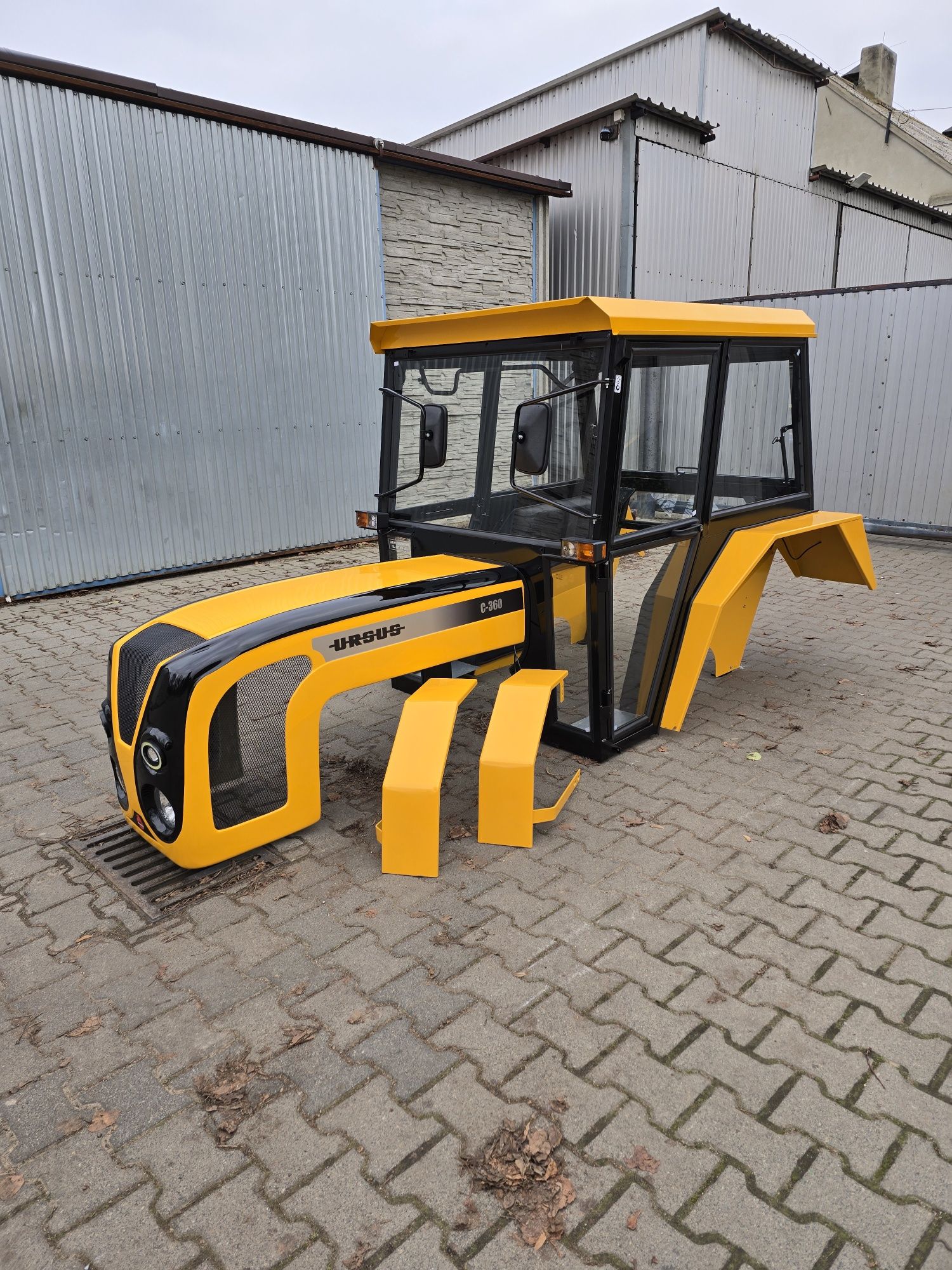 Kabina c360 c330 Kabina c 360 mf255 bizon t25 maska c360
