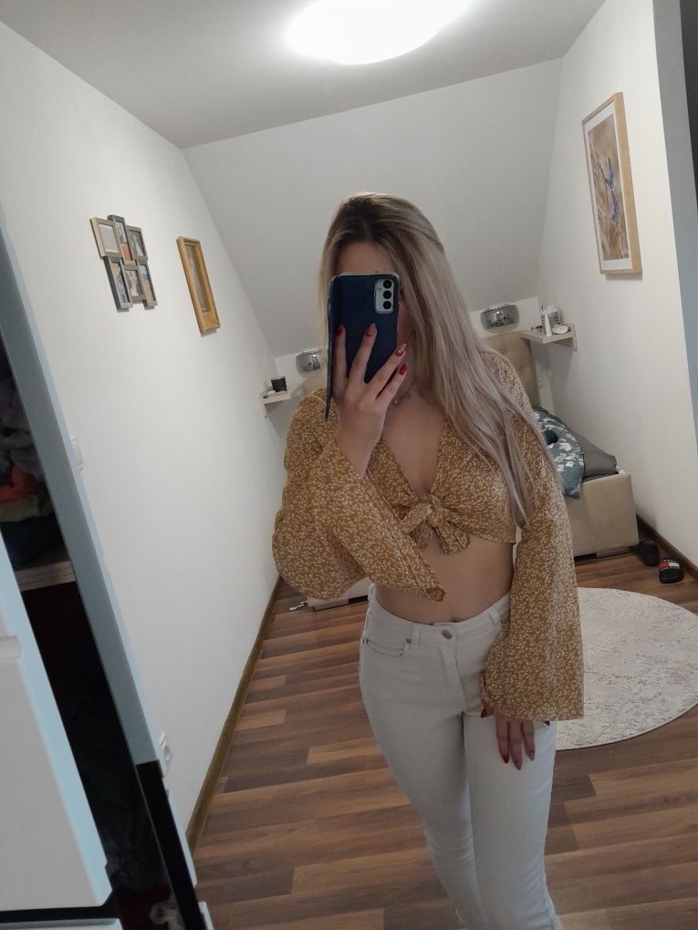 Bluzka crip top narzutka wiązana dekolt sexy xs s szerokie rękawy