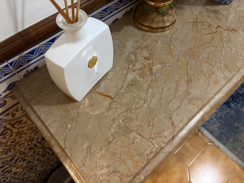 Móvel Aparador Mármore c/ Espelho