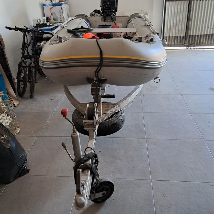 Barco pneumático versus 300