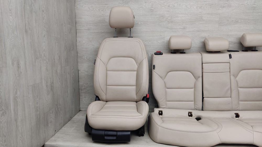 Сидіння водія пасажира з AirBag диван задній  Infiniti QX30