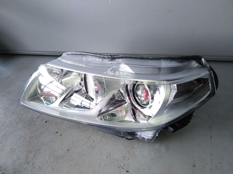 Suzuki Vitara 3 III Lampa przód lewa
