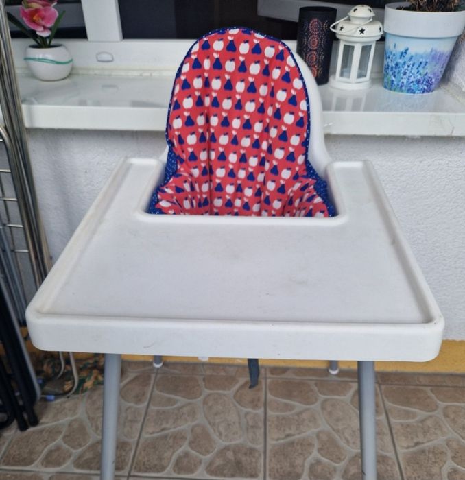 Krzesełko do karmienia ikea z tacka poduszka i pasami