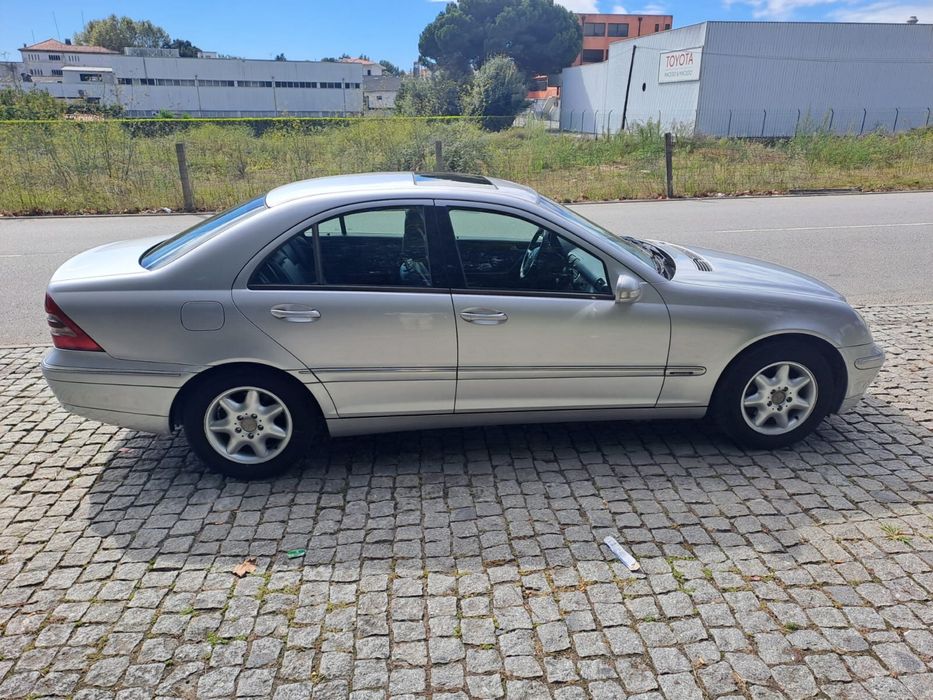 Mercedes C220 impecavel de mecanica, estofos em couro impecaveis