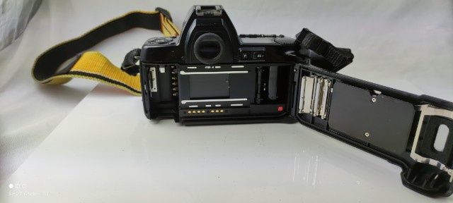 Aparat firmy Nikon.