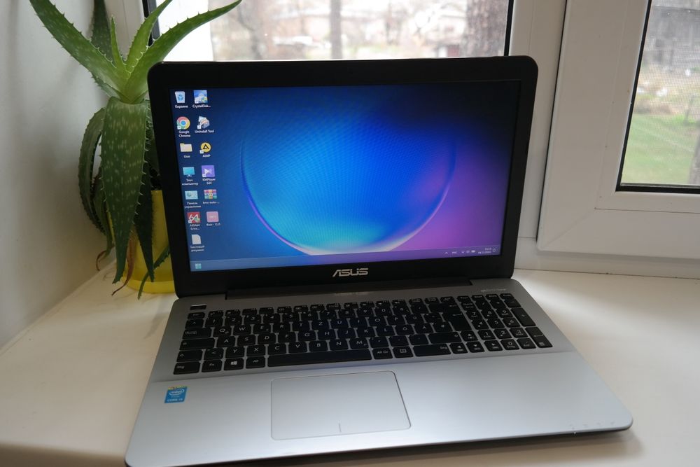 Asus R556l/i3-4030/ОЗУ-12gb/SSD-128/HDD-500/АКБ-2.5год