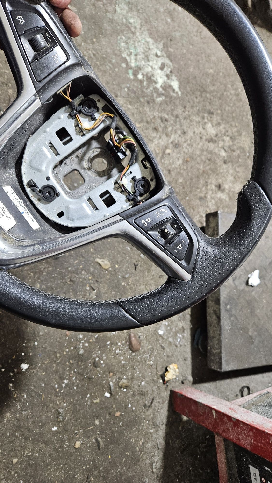 Kierownica opel astra j IV 4 zafira c bez podgrzewania skórzana skóra