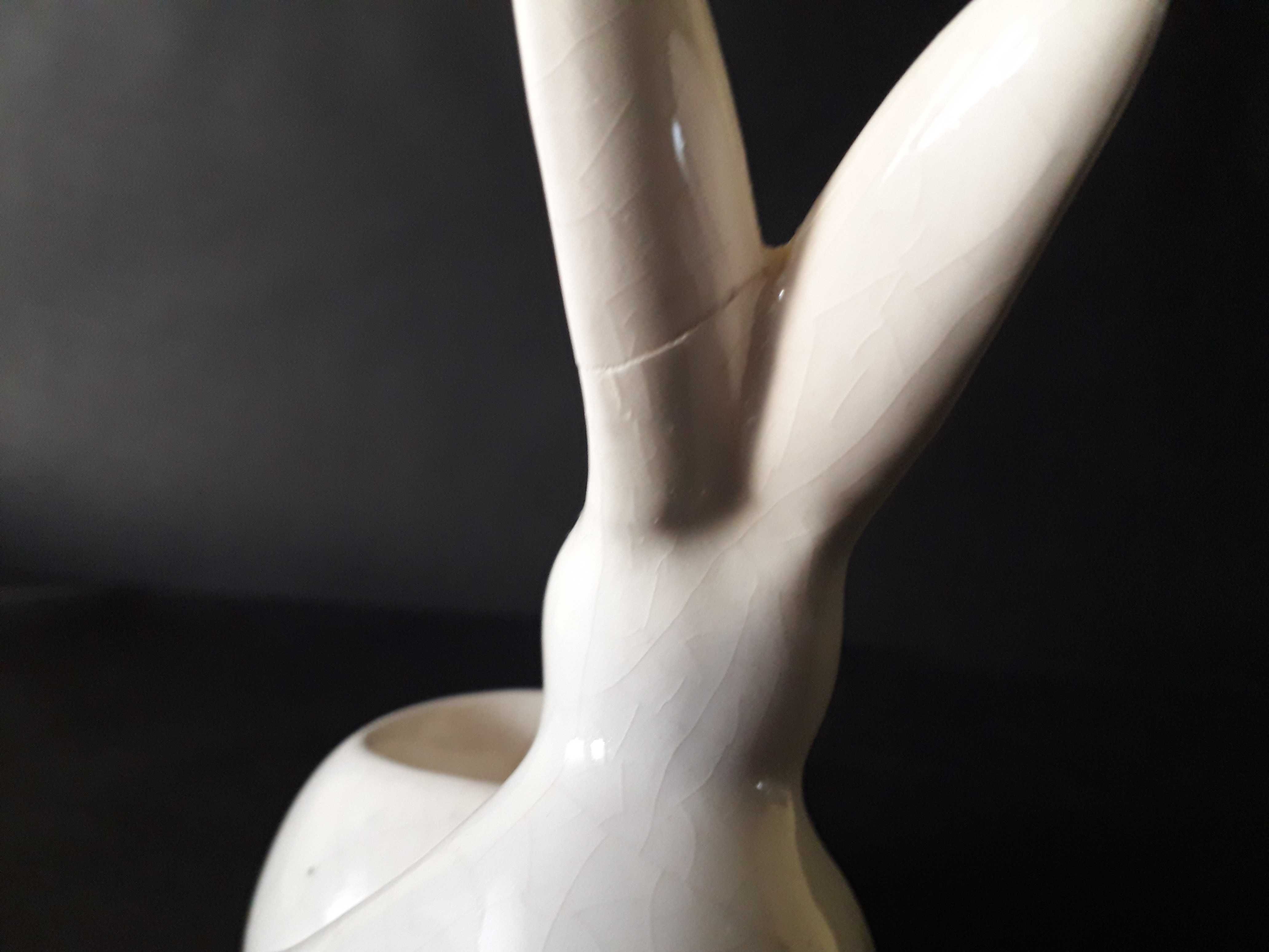 Ceramika świecznik zajączek z klejonym uchem.