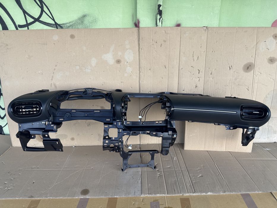 Toyota yaris IV cross deska kokpit oryginal