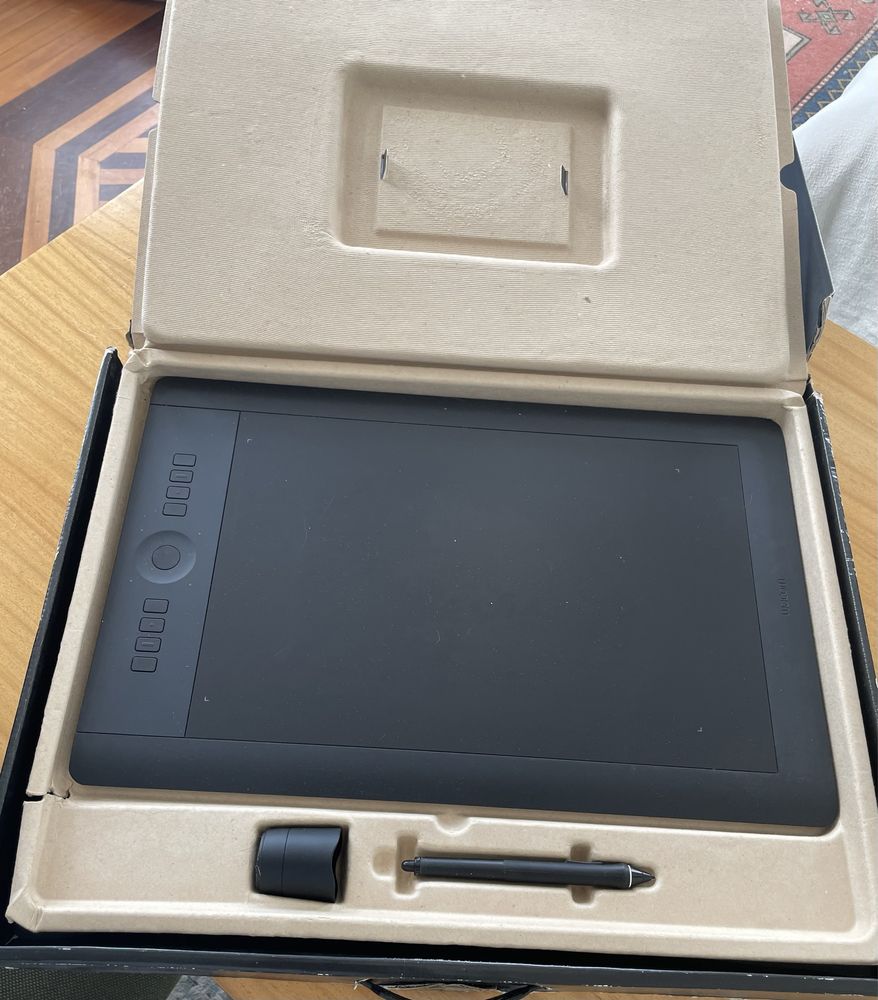 Wacom Intuos Pro L PTH-851 + Caneta Nova