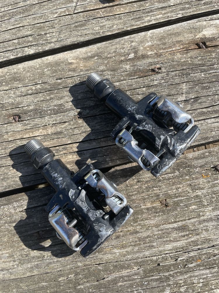 Pedais de encaixe shimano SPD