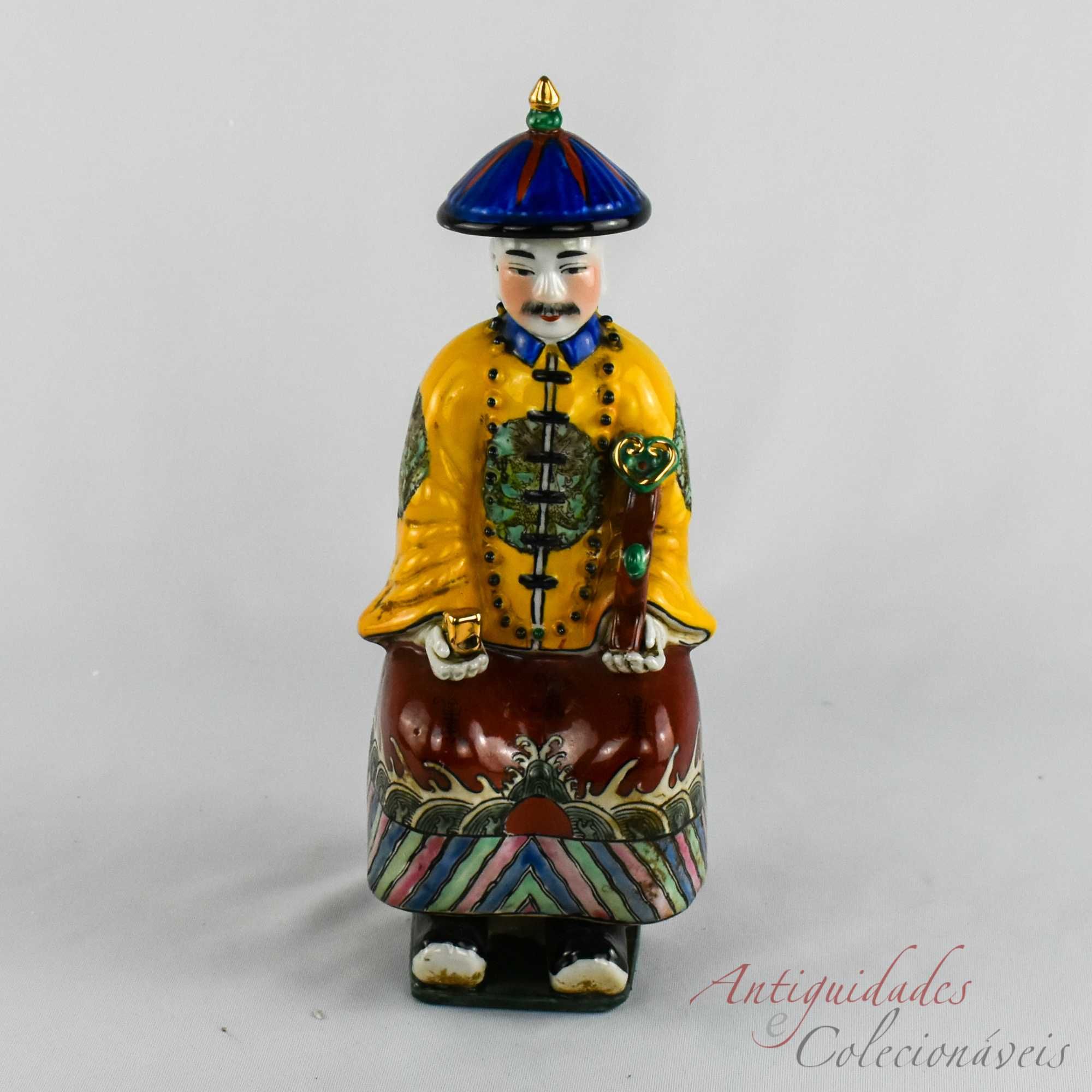 Figura de Imortal porcelana da China, pintado à mão, circa 1960