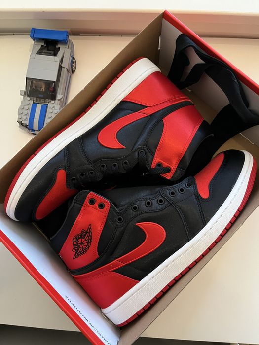 Nike Air Jordan 1 High Satin Red 42.5
