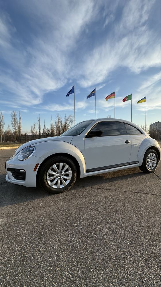 Продам Volkswagen Beetle 2017 года!