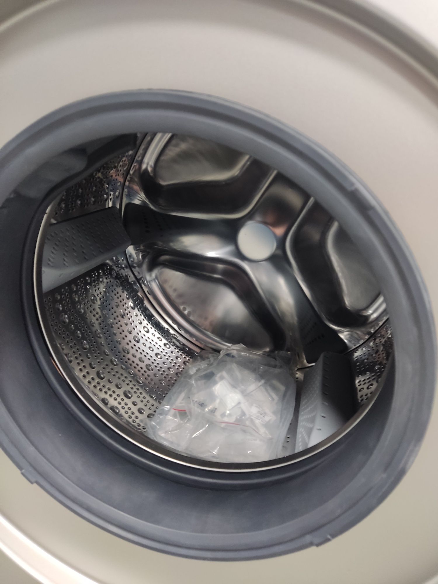 Пральна машина Bosch wgg2440ww
