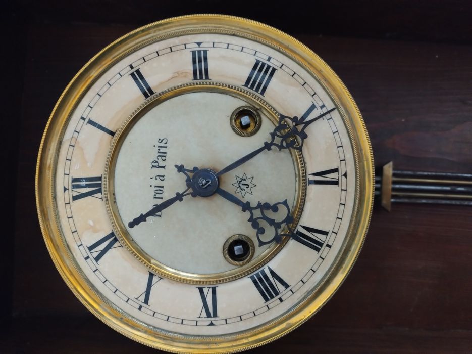 Zegar ścienny wahadłowy Junghans Le roi a Paris