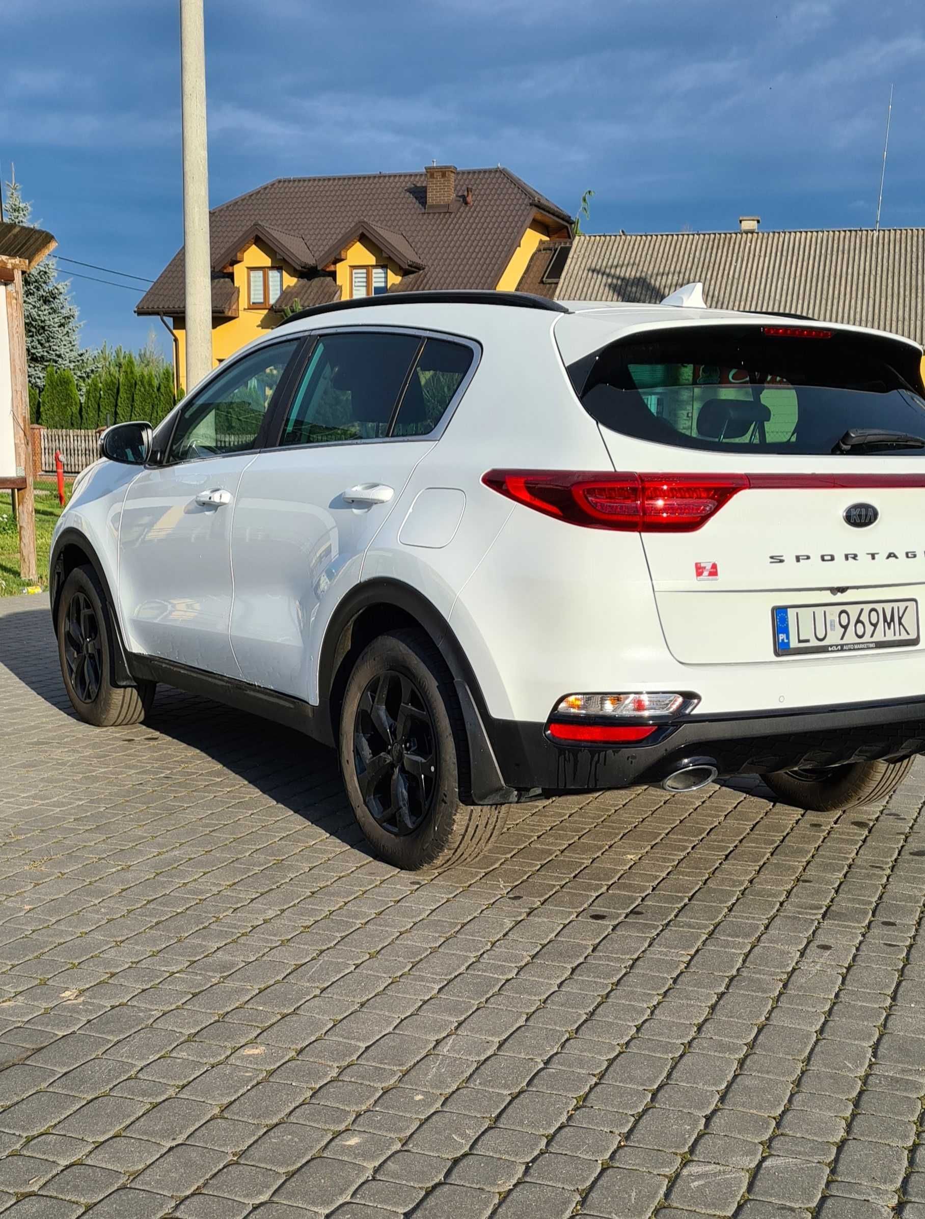 Kia Sportage 1.6 GDI  | Black Edition | Deluxe White | 2WD