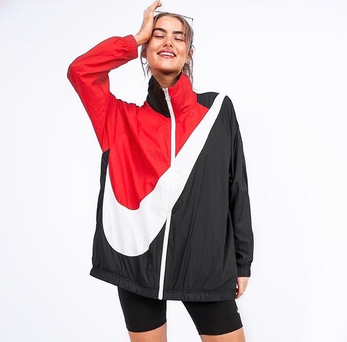 Вітровка nike swoosh oversize оверсайз куртка вітрівка біг свуш чорна