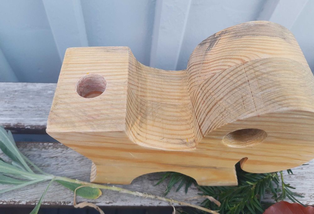 Drewniany świecznik świąteczny handmade kształt koziołka Szwecja 1980