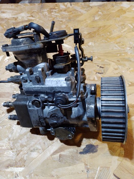 Топливний насос Опель Монтерей 3.1 дизель